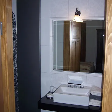 Schwarzwaldbahnhof بيت ضيافة لوفنغن