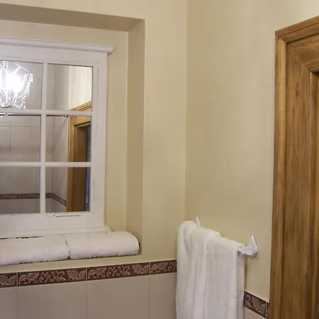 بيت ضيافة Schwarzwaldbahnhof لوفنغن