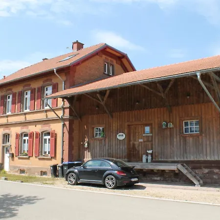 Schwarzwaldbahnhof بيت ضيافة